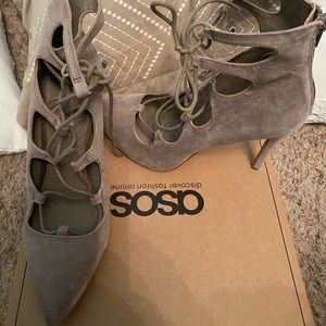 Steve Madden Lace Up Pumps